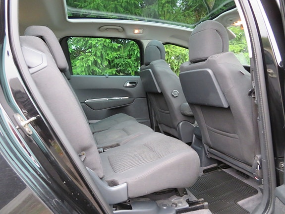 Peugeot 5008 21 of 30