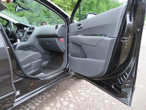 Peugeot 5008 18 of 30