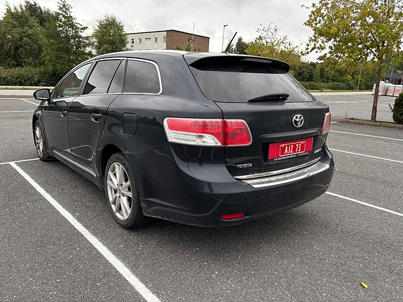 Toyota Avensis 5 of 16