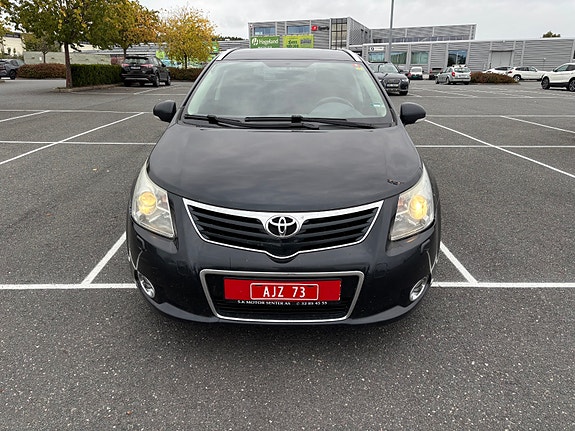 Toyota Avensis 8 of 16