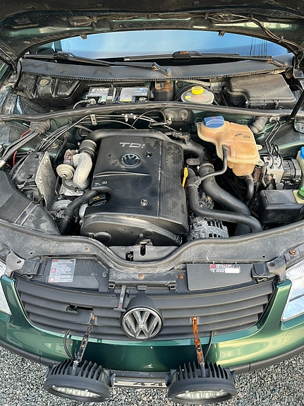 Volkswagen Passat 6 of 12