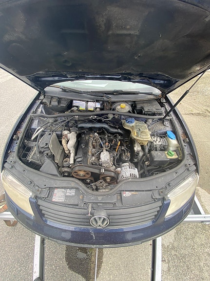 Volkswagen Passat 10 of 12