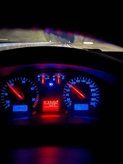Volkswagen Passat 4 of 12