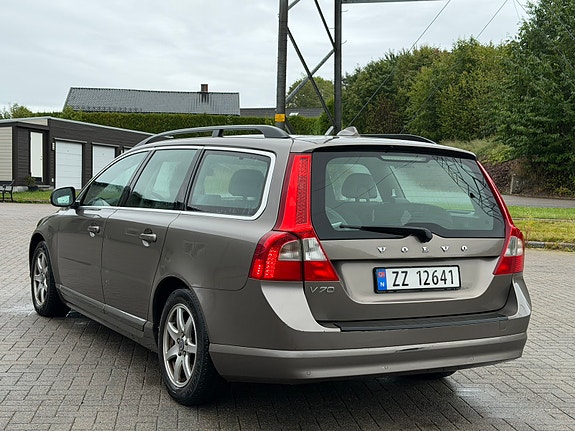 Volvo V70 4 of 25