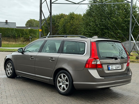 Volvo V70 5 of 25