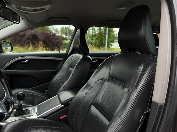 Volvo V70 9 of 25
