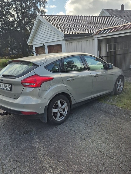 Ford Focus 5 of 8