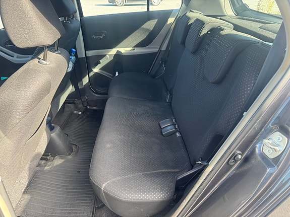 Toyota Yaris 11 of 21