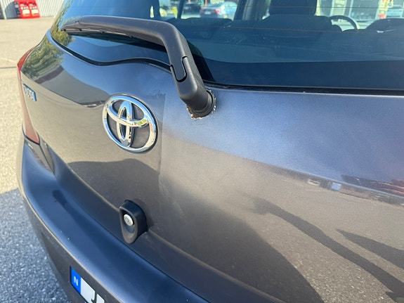 Toyota Yaris 18 of 21