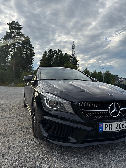 Mercedes-Benz CLA250 4 of 27