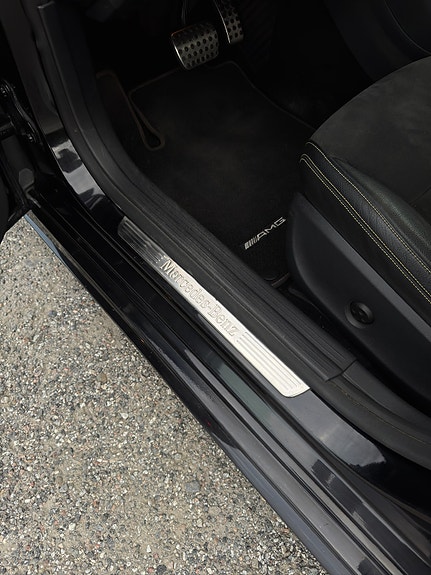 Mercedes-Benz CLA250 12 of 27