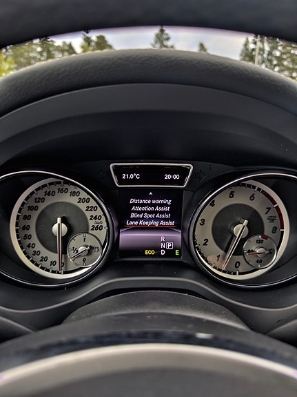Mercedes-Benz CLA250 20 of 27