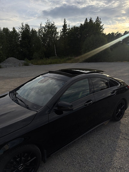 Mercedes-Benz CLA250 10 of 27