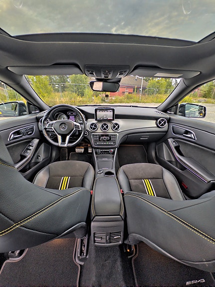 Mercedes-Benz CLA250 21 of 27
