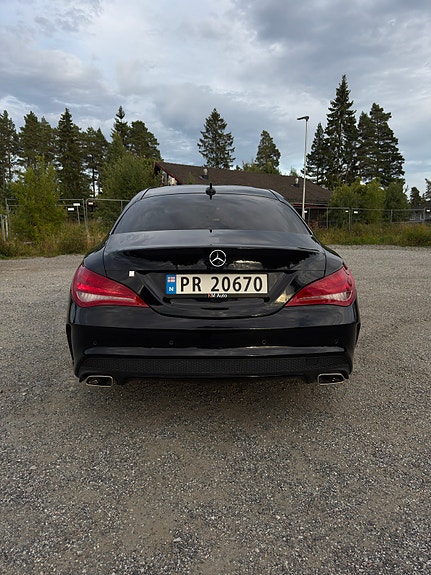 Mercedes-Benz CLA250 7 of 27