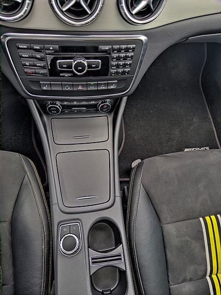Mercedes-Benz CLA250 23 of 27