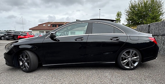 Mercedes-Benz CLA180 11 of 29