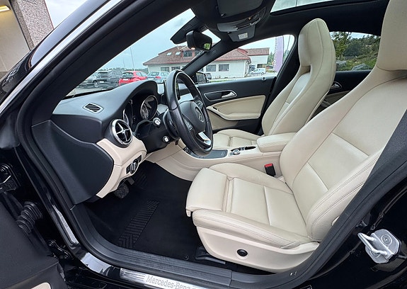 Mercedes-Benz CLA180 14 of 29