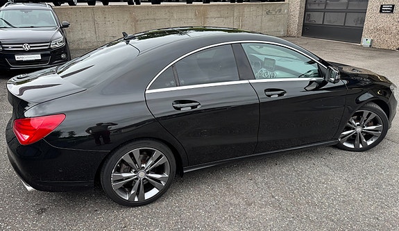 Mercedes-Benz CLA180 8 of 29