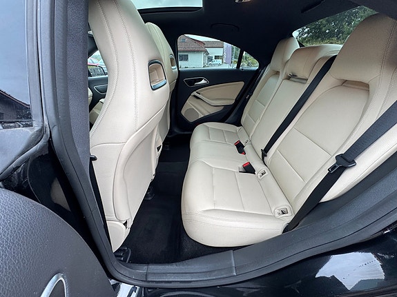 Mercedes-Benz CLA180 19 of 29