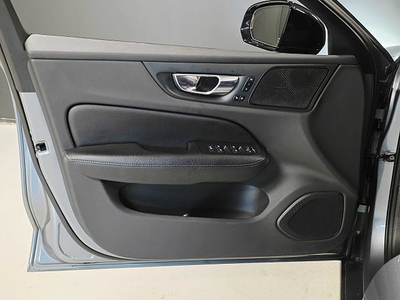 Volvo S60 16 of 30