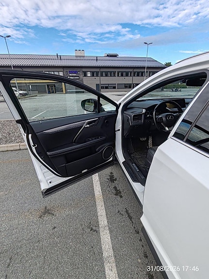 Lexus RX450h 18 of 27