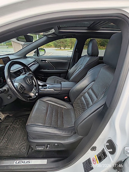 Lexus RX450h 15 of 27