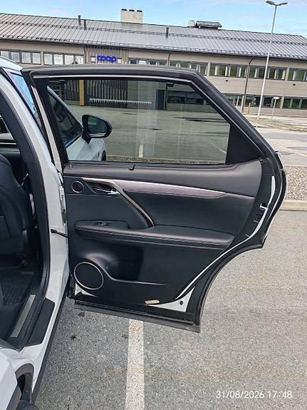Lexus RX450h 22 of 27