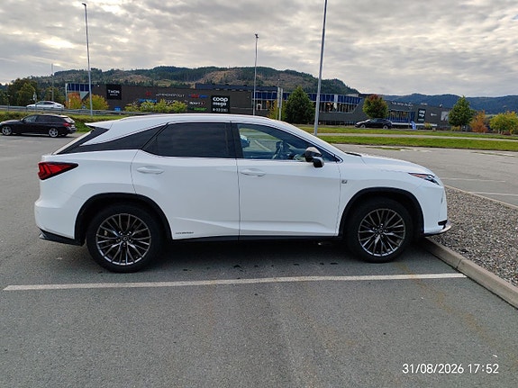 Lexus RX450h 10 of 27