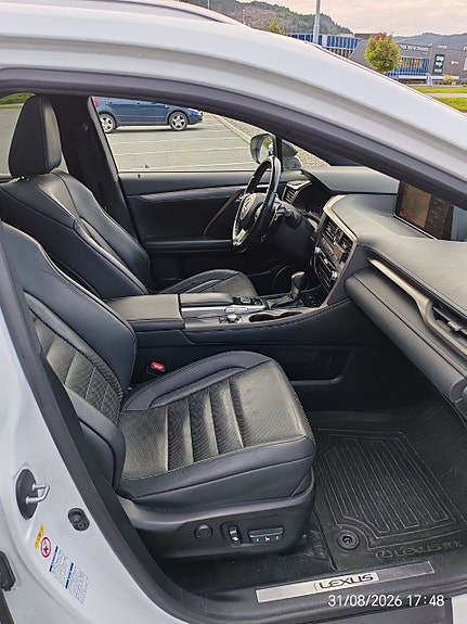 Lexus RX450h 16 of 27