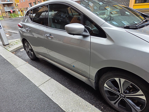 Nissan Leaf 15 of 27