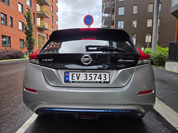 Nissan Leaf 8 of 27