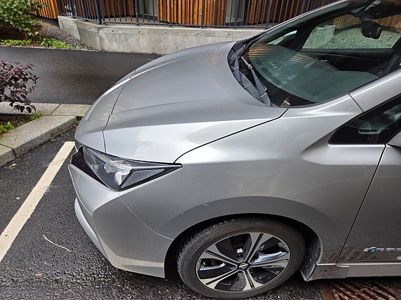 Nissan Leaf 3 of 27