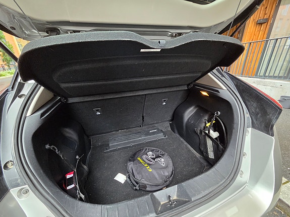 Nissan Leaf 22 of 27