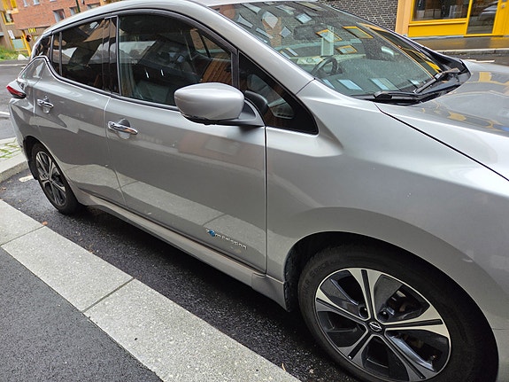 Nissan Leaf 14 of 27