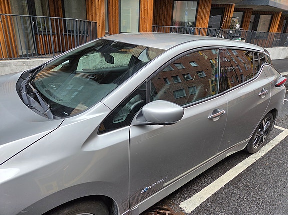 Nissan Leaf 4 of 27