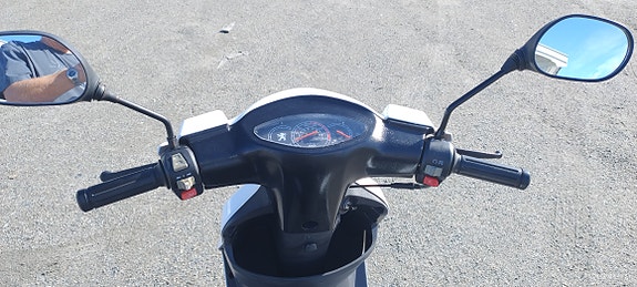 Peugeot V-Clic 6 of 8