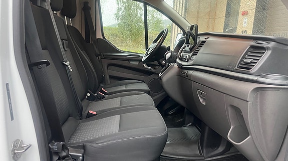 Ford Transit Custom 17 of 21