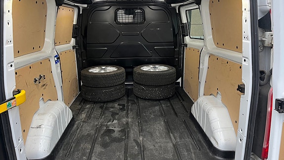 Ford Transit Custom 10 of 21