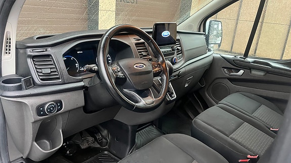 Ford Transit Custom 14 of 21