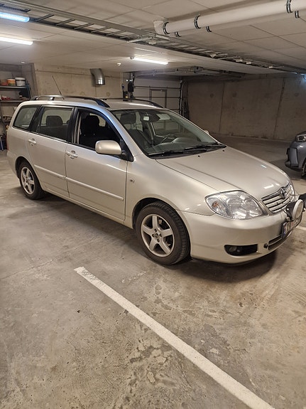 Toyota Corolla 3 of 10
