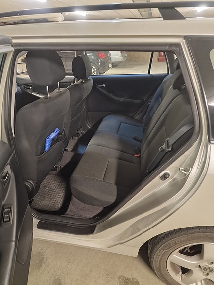 Toyota Corolla 7 of 10