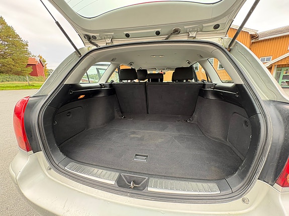 Toyota Avensis 10 of 13