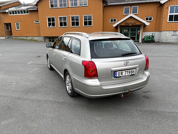Toyota Avensis 5 of 13