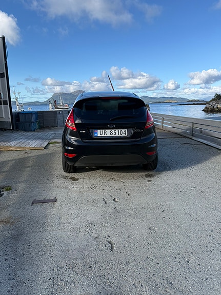 Ford Fiesta 3 of 7