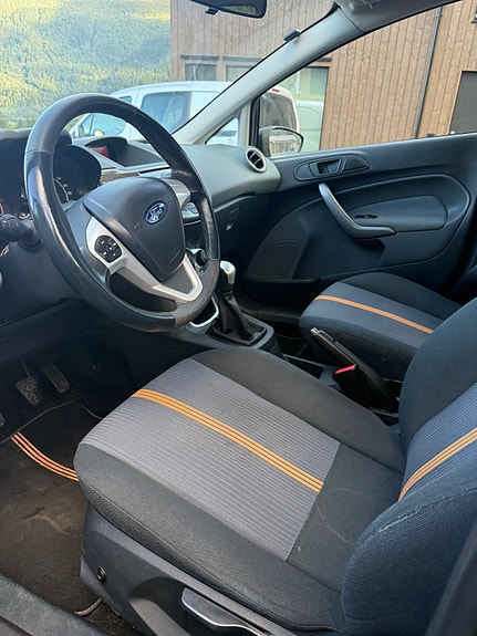 Ford Fiesta 5 of 7