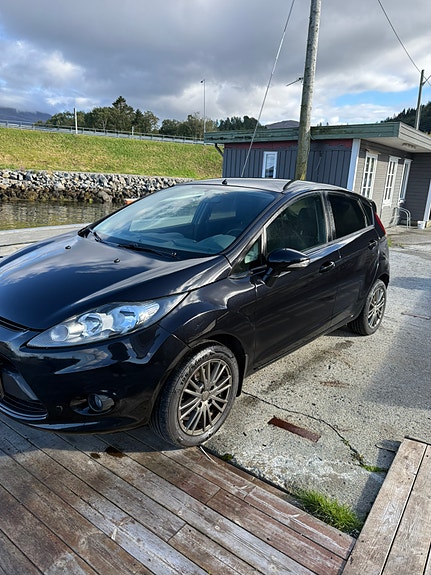 Ford Fiesta 2 of 7