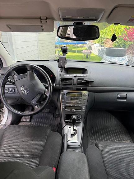 Toyota Avensis 10 of 13