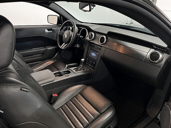 Ford Mustang 11 of 14