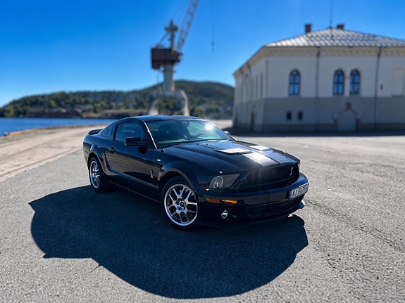 Ford Mustang 2 of 14